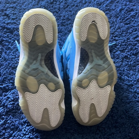 Jordan 11 Retro Pantone - Picture 4 of 6